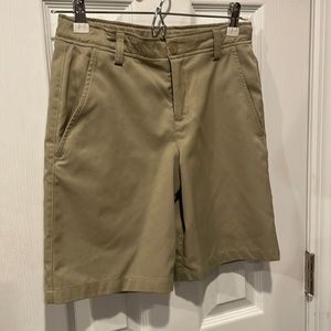 Under Armour Youth Golf Shorts size Medium used